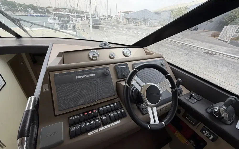 slider 11 Prestige Yachts 500 Fly
