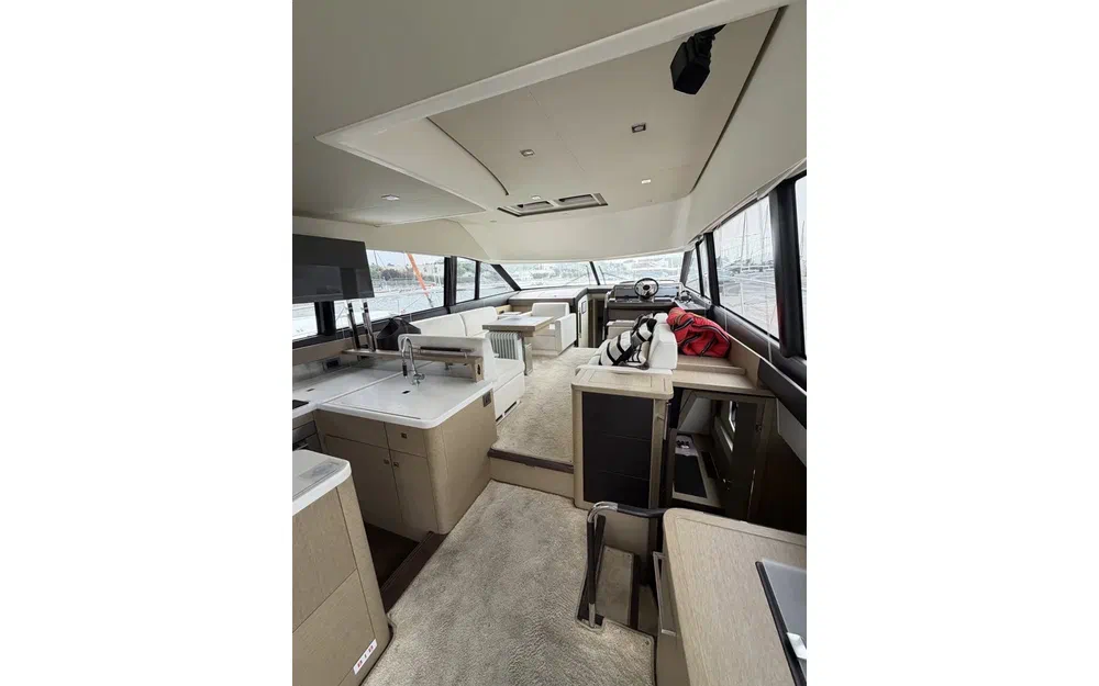 slider 13 Prestige Yachts 500 Fly