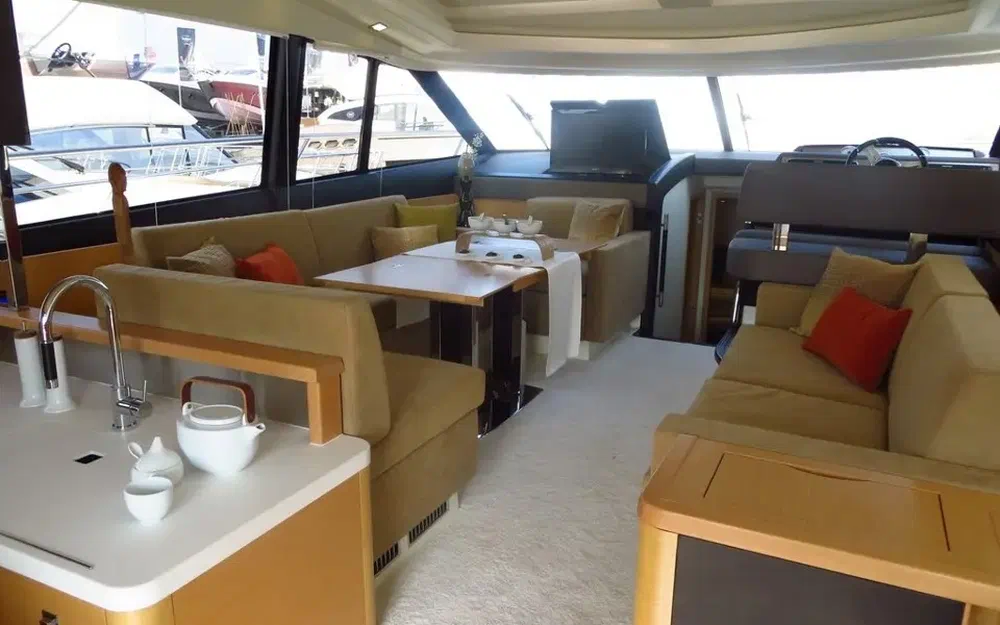slider 2 Prestige Yachts 500 S