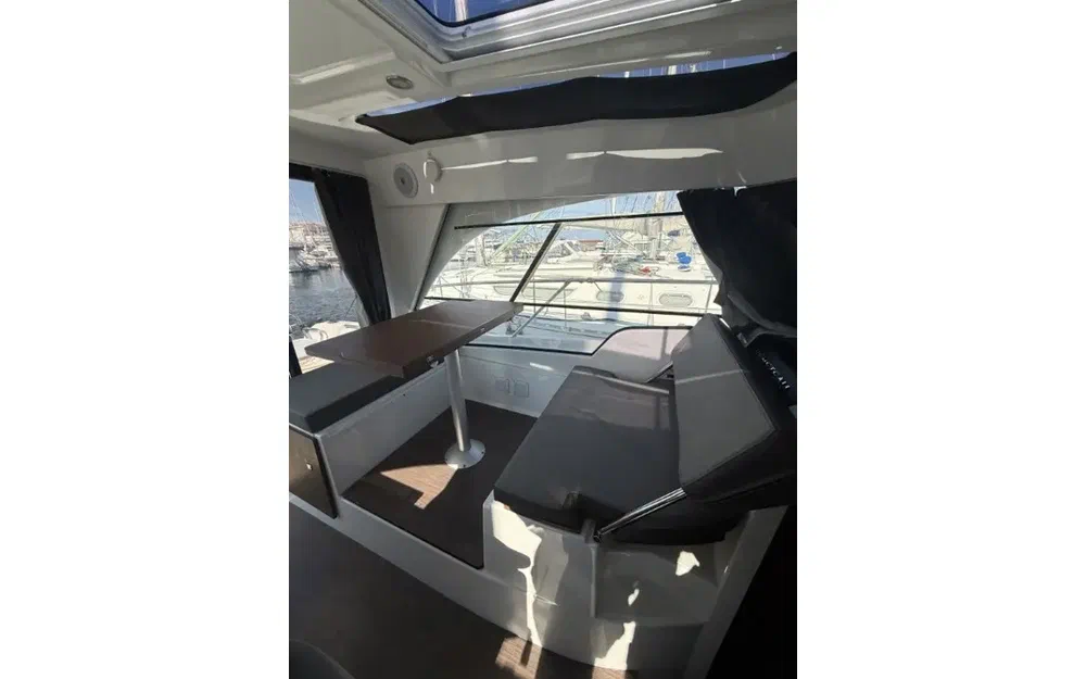 slider 4 Beneteau Antares 9 OB