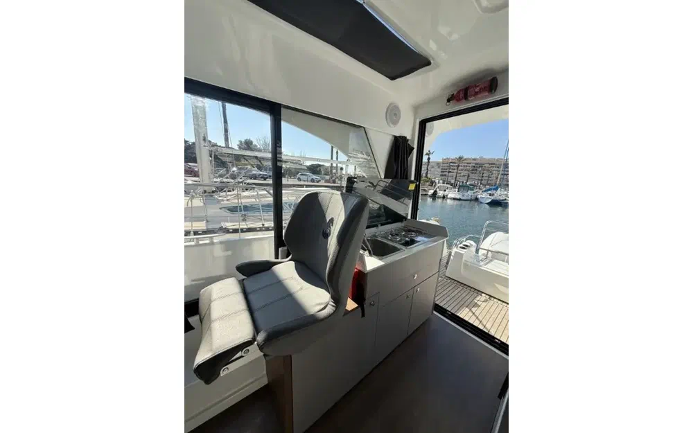 slider 6 Beneteau Antares 9 OB