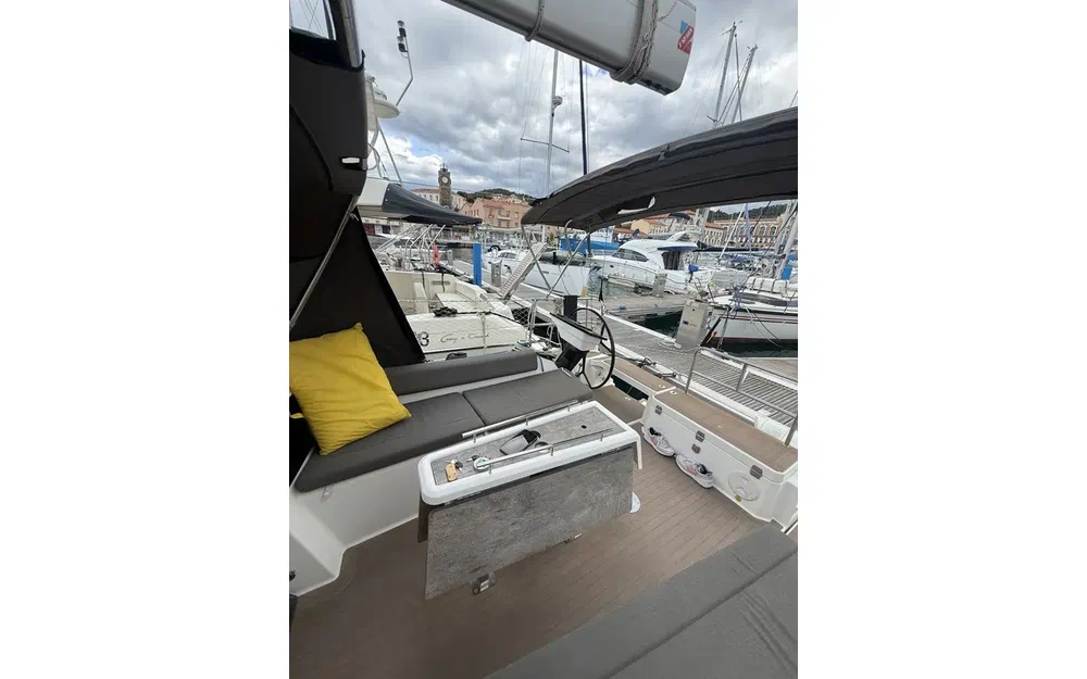 slider 42 Dufour 37