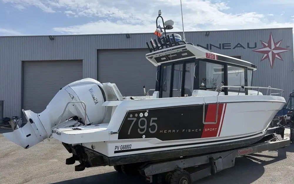 slider 1 Jeanneau Merry Fisher 795 Sport Serie 2