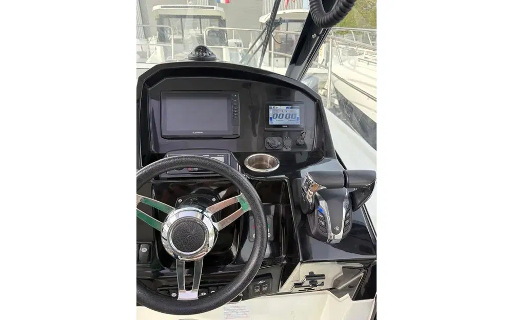 slider 1 Jeanneau Merry Fisher 895