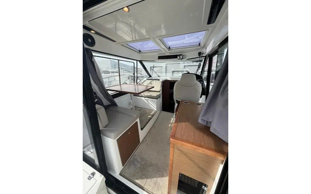 slider 2 Jeanneau Merry Fisher 895