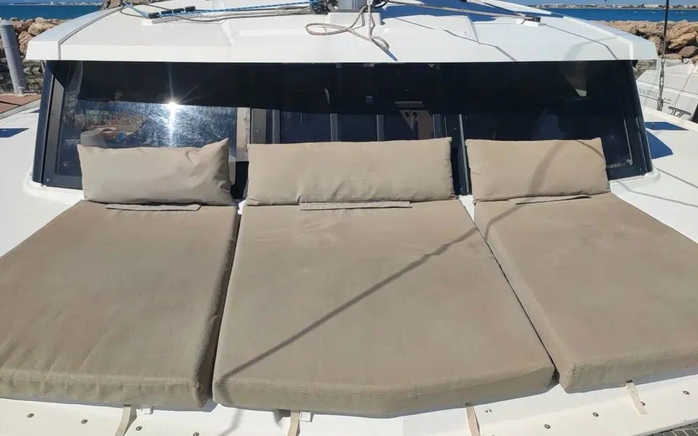 slider 9 Fountaine Pajot Lucia 40