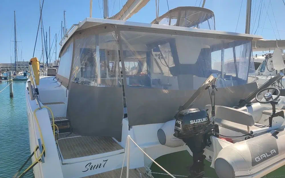 slider 10 Fountaine Pajot Lucia 40