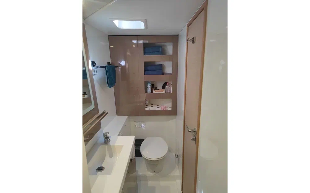 slider 17 Fountaine Pajot Lucia 40