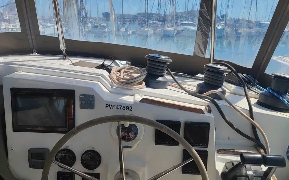 slider 3 Fountaine Pajot Lucia 40