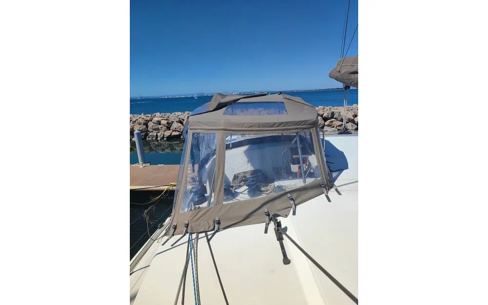 slider 7 Fountaine Pajot Lucia 40