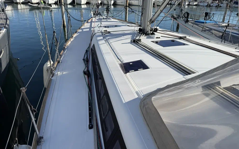 slider 12 Beneteau Oceanis 48