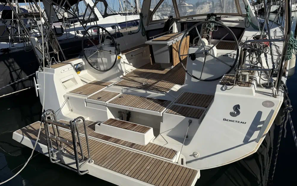 slider 1 Beneteau Oceanis 48