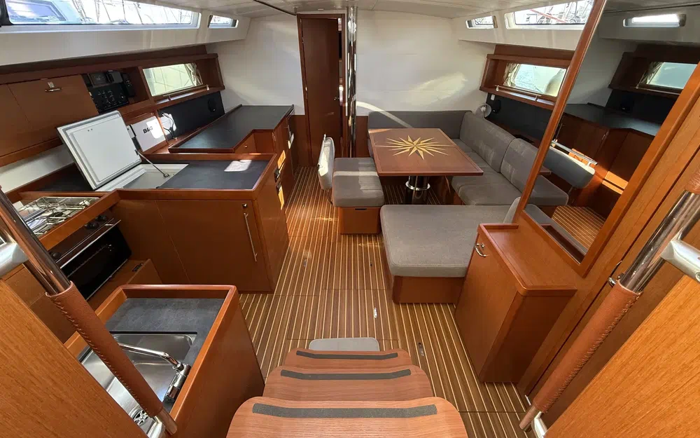slider 29 Beneteau Oceanis 48