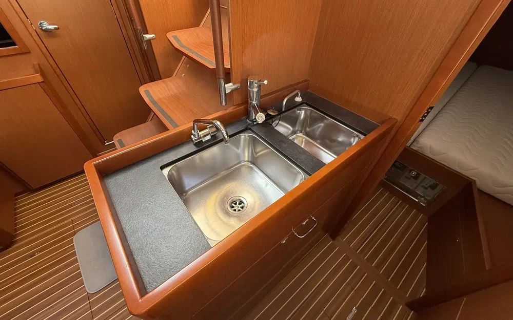 slider 30 Beneteau Oceanis 48