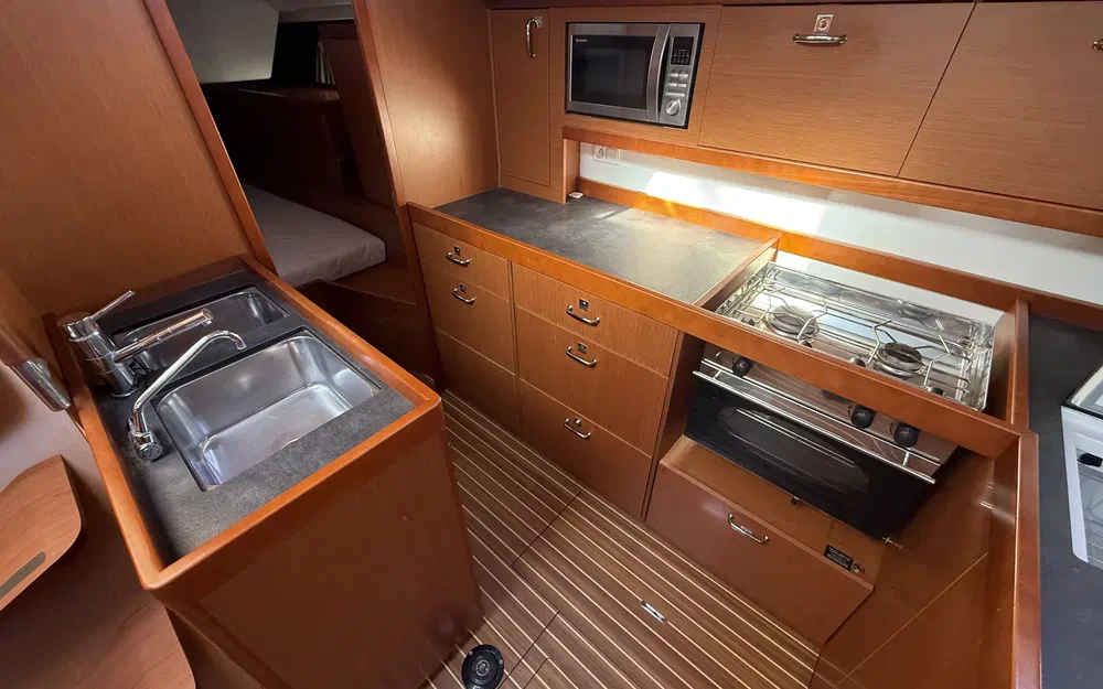 slider 31 Beneteau Oceanis 48