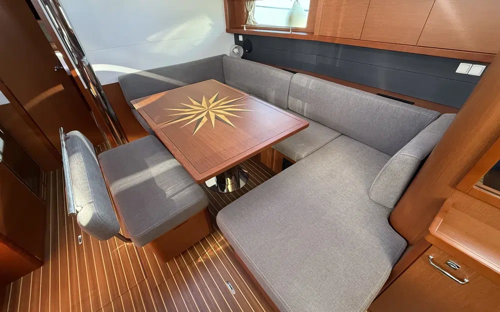 slider 36 Beneteau Oceanis 48