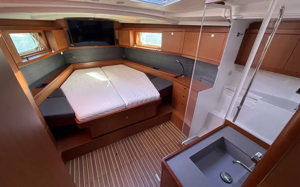 slider 39 Beneteau Oceanis 48