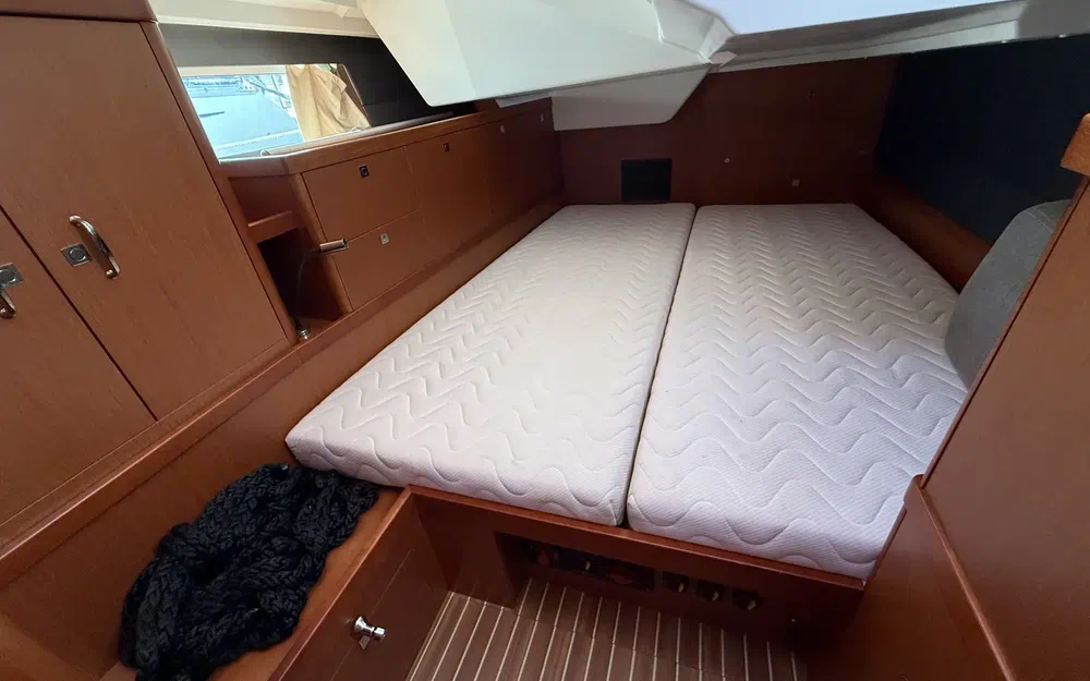 slider 43 Beneteau Oceanis 48
