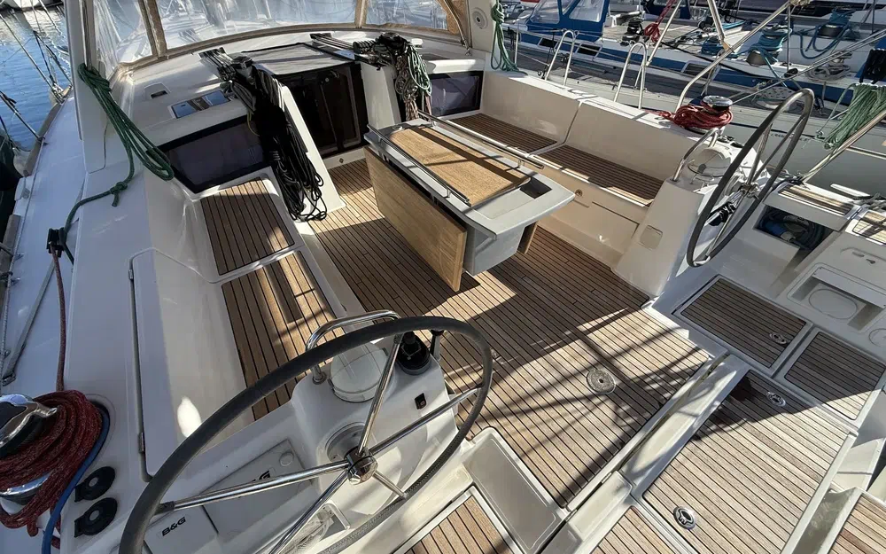 slider 4 Beneteau Oceanis 48