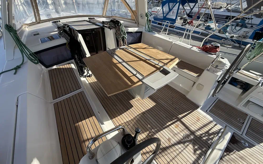 slider 5 Beneteau Oceanis 48