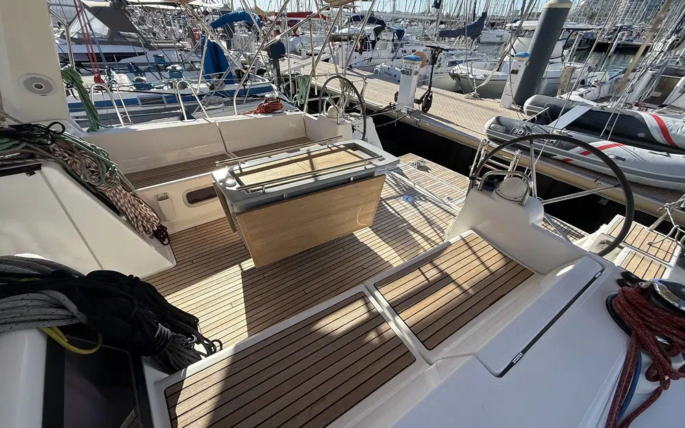 slider 6 Beneteau Oceanis 48