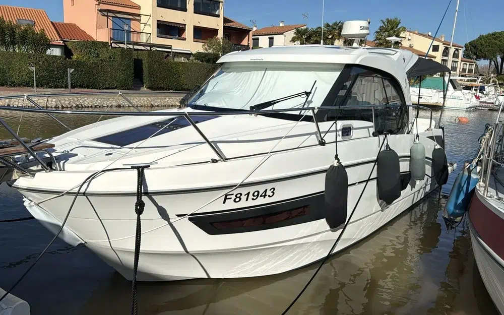slider 0 Beneteau Antares 9 OB