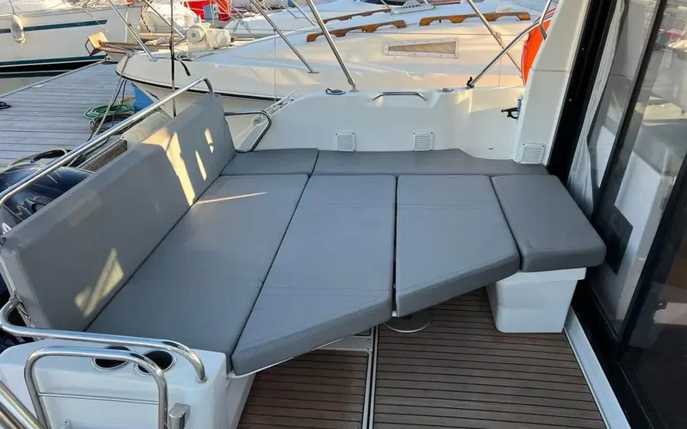 slider 9 Beneteau Antares 9 OB