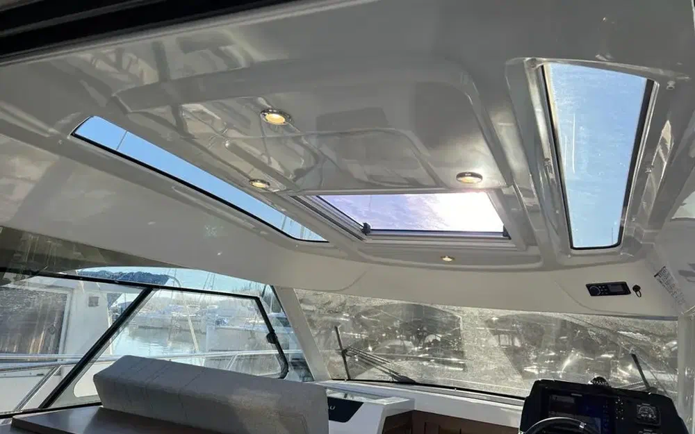 slider 10 Beneteau Antares 9 OB