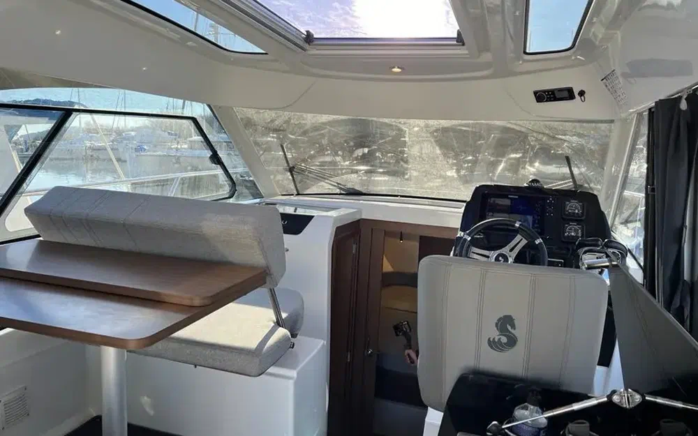 slider 11 Beneteau Antares 9 OB
