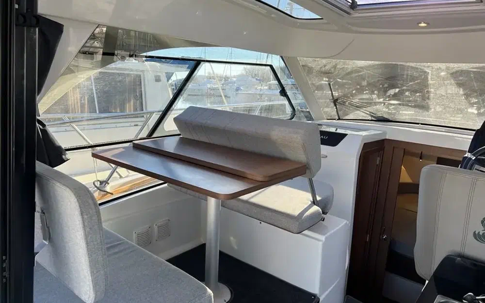 slider 12 Beneteau Antares 9 OB