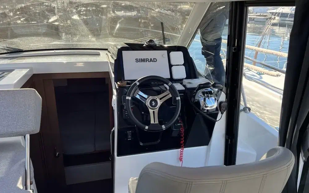slider 15 Beneteau Antares 9 OB