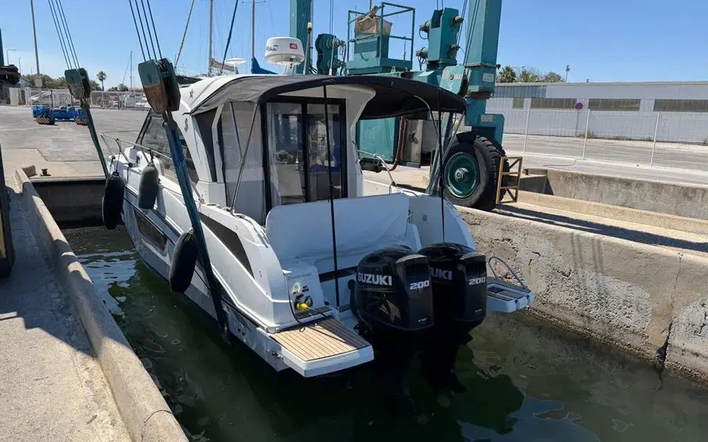 slider 2 Beneteau Antares 9 OB