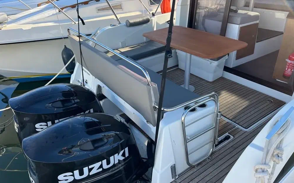 slider 4 Beneteau Antares 9 OB