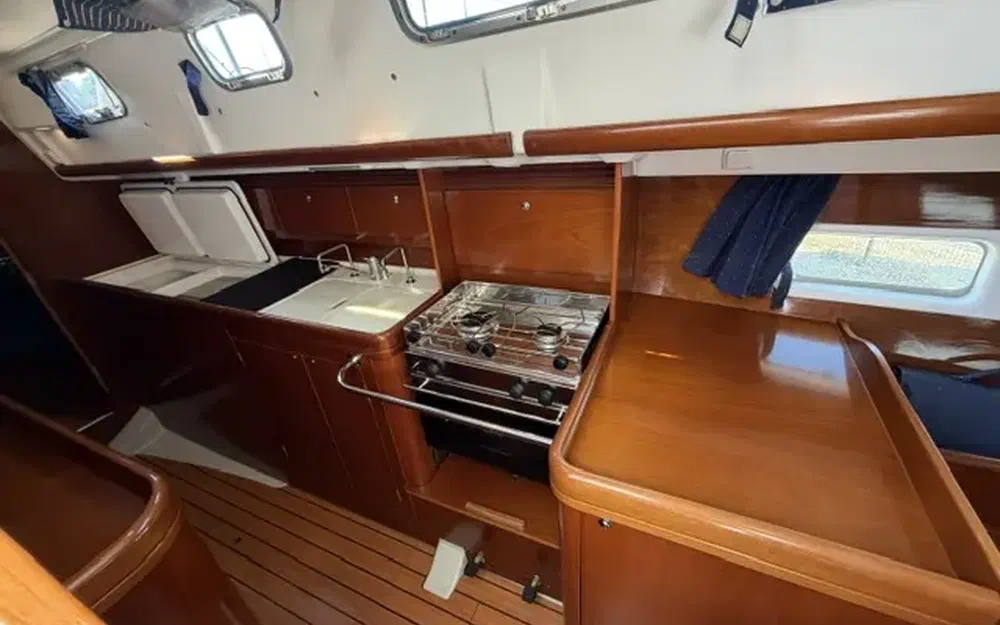 slider 9 Beneteau Oceanis 42 CC