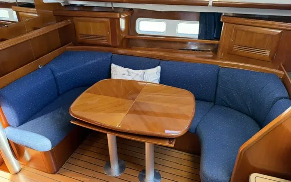 slider 6 Beneteau Oceanis 42 CC