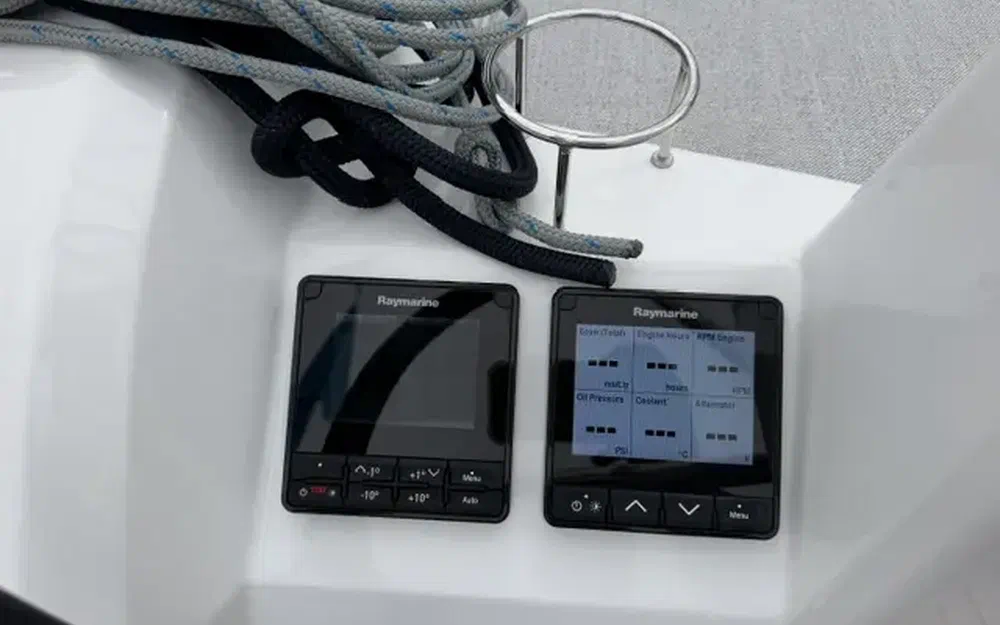 slider 10 Beneteau Oceanis 37.1