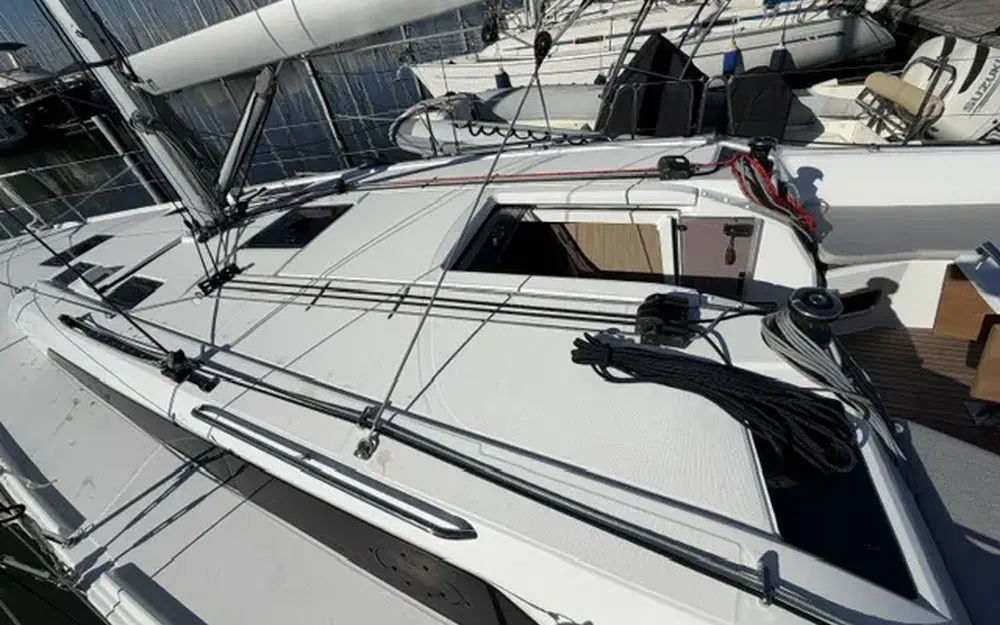 slider 7 Beneteau Oceanis 37.1