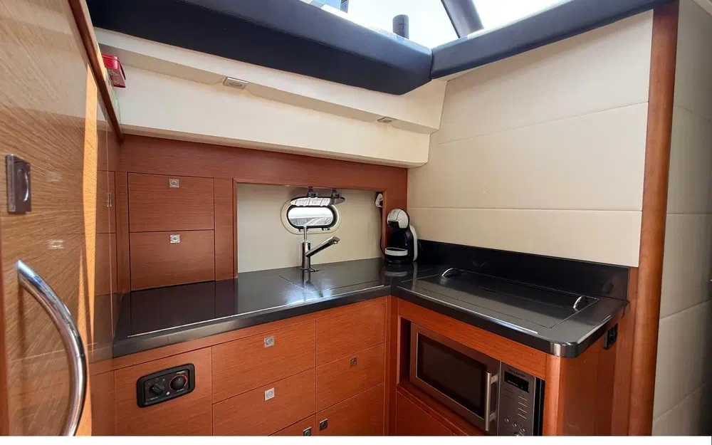 slider 6 Jeanneau Prestige 400