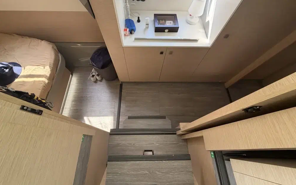 slider 10 Fountaine Pajot My 37