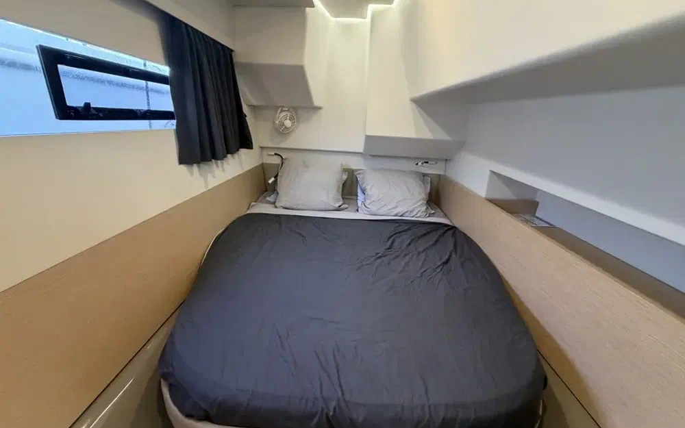 slider 15 Fountaine Pajot My 37