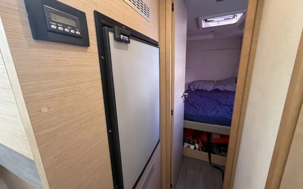 slider 16 Fountaine Pajot My 37