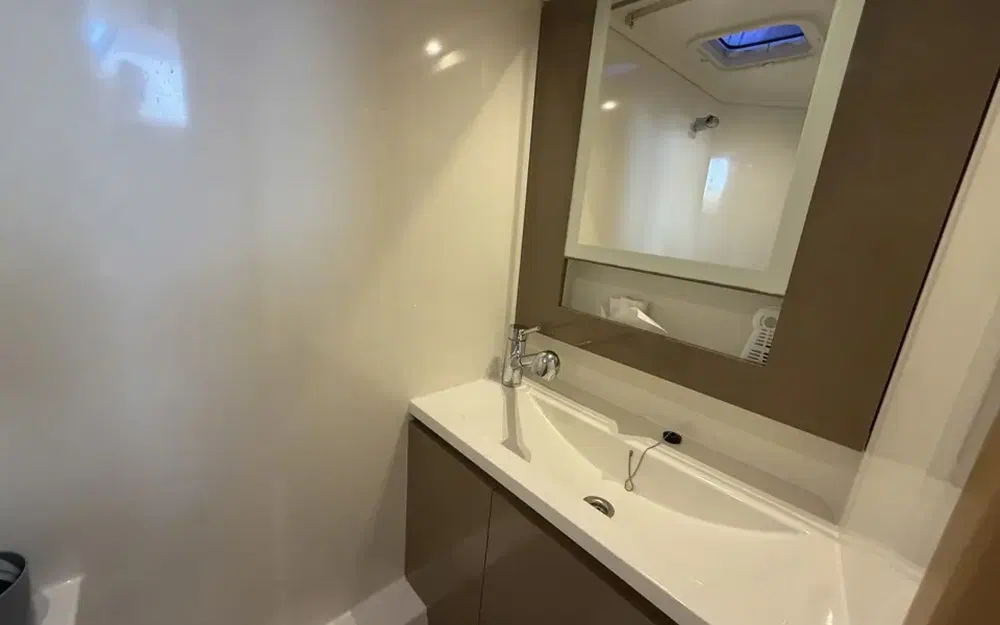 slider 18 Fountaine Pajot My 37