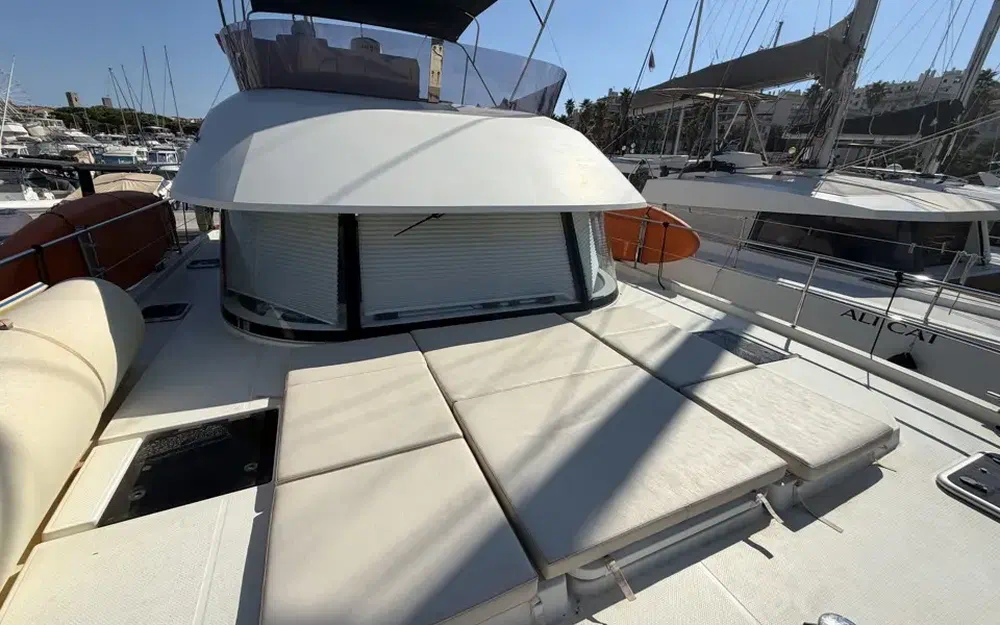 slider 22 Fountaine Pajot My 37