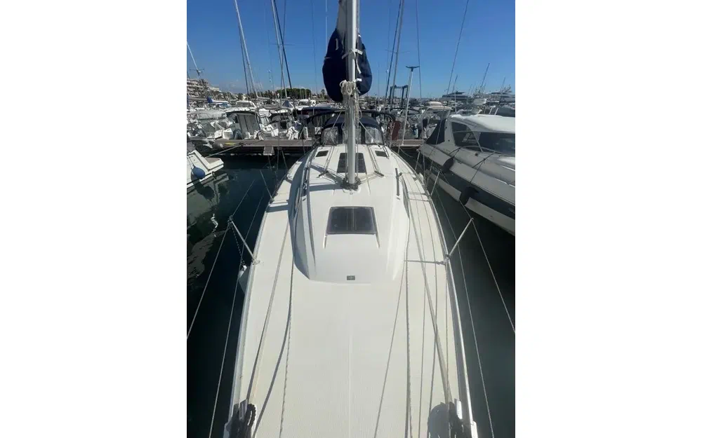 slider 9 Bavaria Cruiser 37