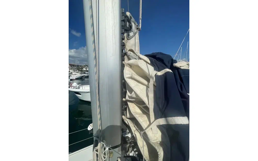 slider 10 Bavaria Cruiser 37
