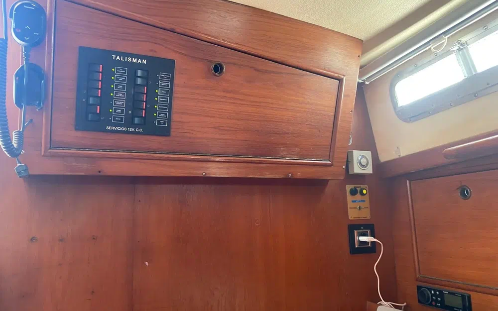slider 18 Anne Wever KETCH TRINTELLA IV
