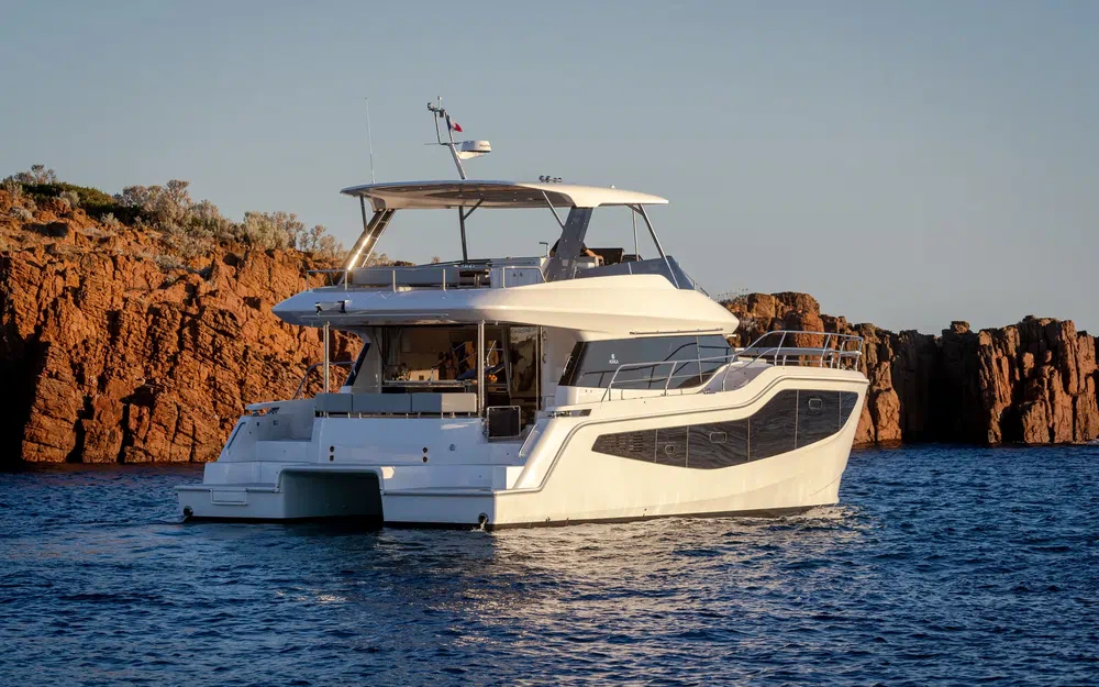 slider 4 Aquila 46 YACHT