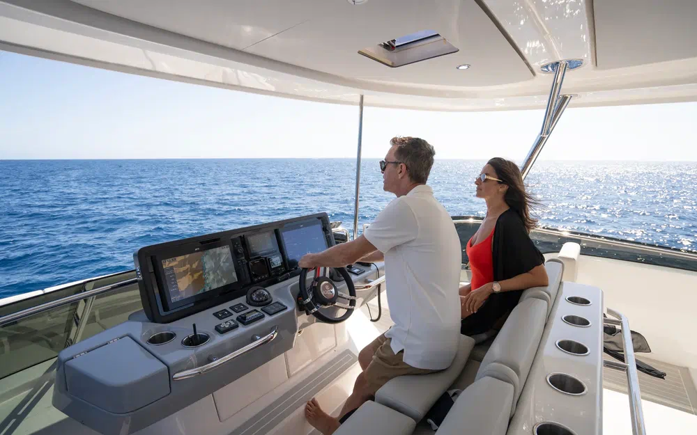 slider 14 Aquila 46 YACHT