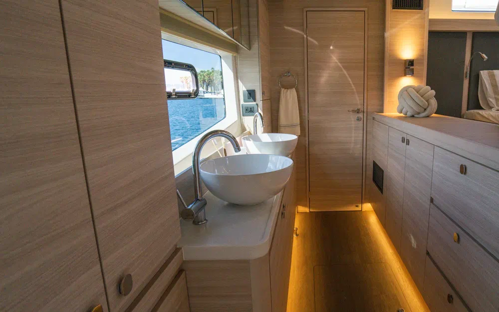 slider 28 Aquila 46 YACHT