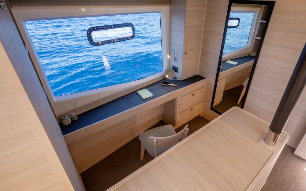 slider 30 Aquila 46 YACHT